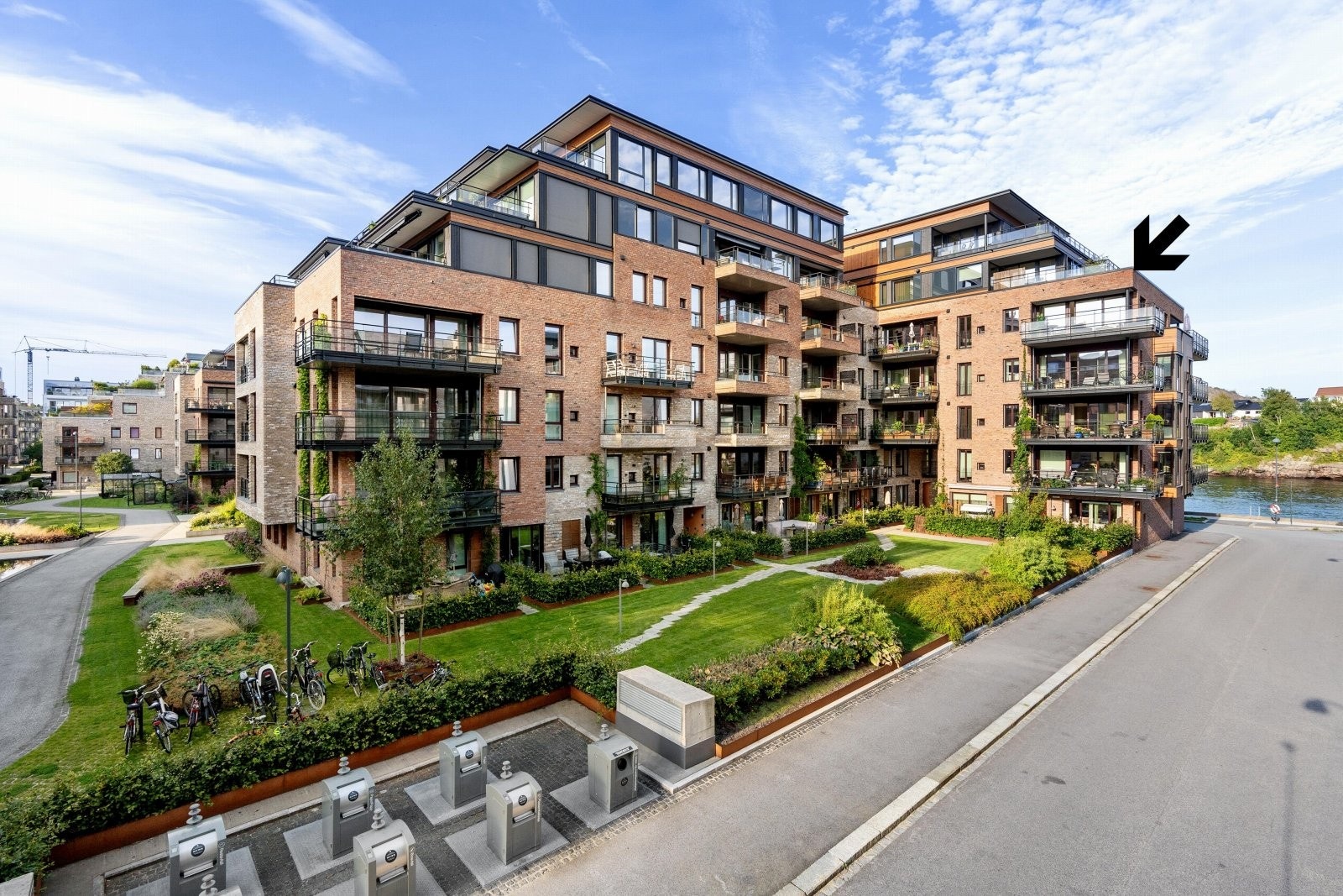 Pil mot aktuell leilighet. Galleribilde