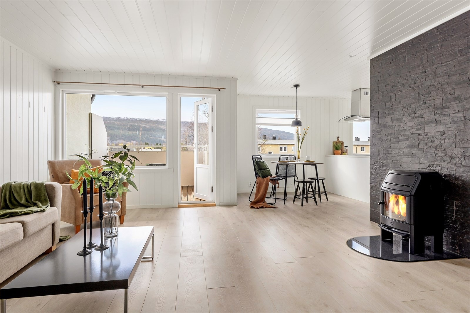 Leiligheten er godt planløst med 2 soverom, bad/vaskerom, stue og kjøkken. Galleribilde