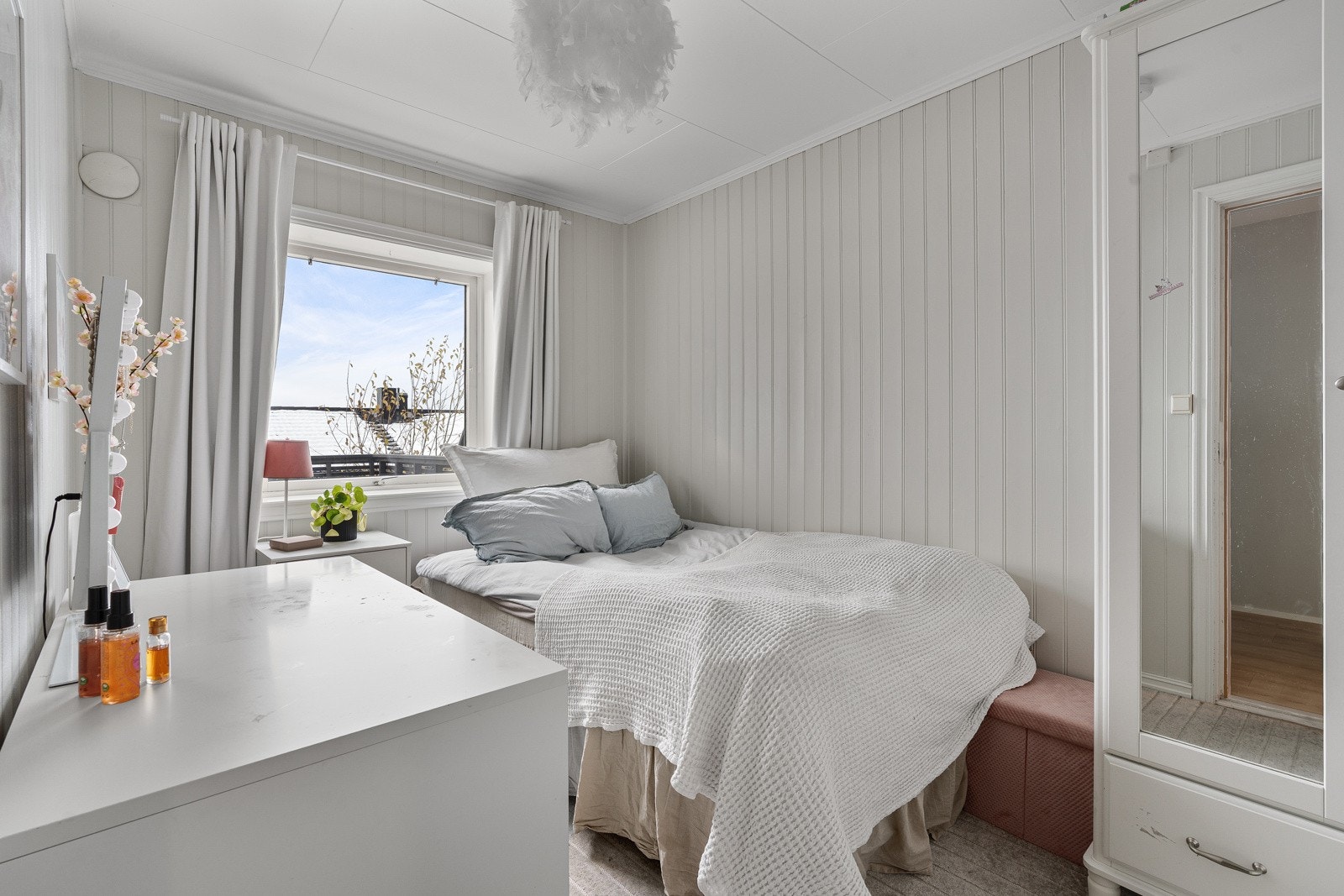 Det siste soverommet ligger i underetasjen. Galleribilde