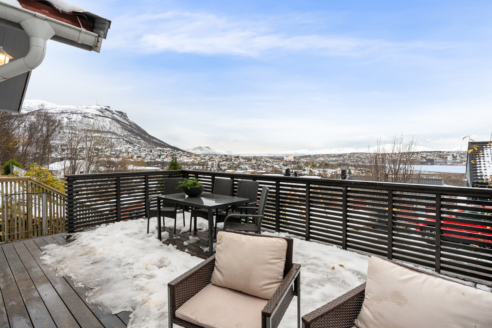 Her er det god plass for utemøbler og feks grill. Galleribilde