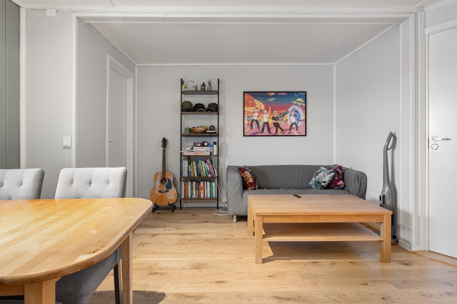 Utleiedelen består av stue, kjøkken, bad og to soverom. Galleribilde