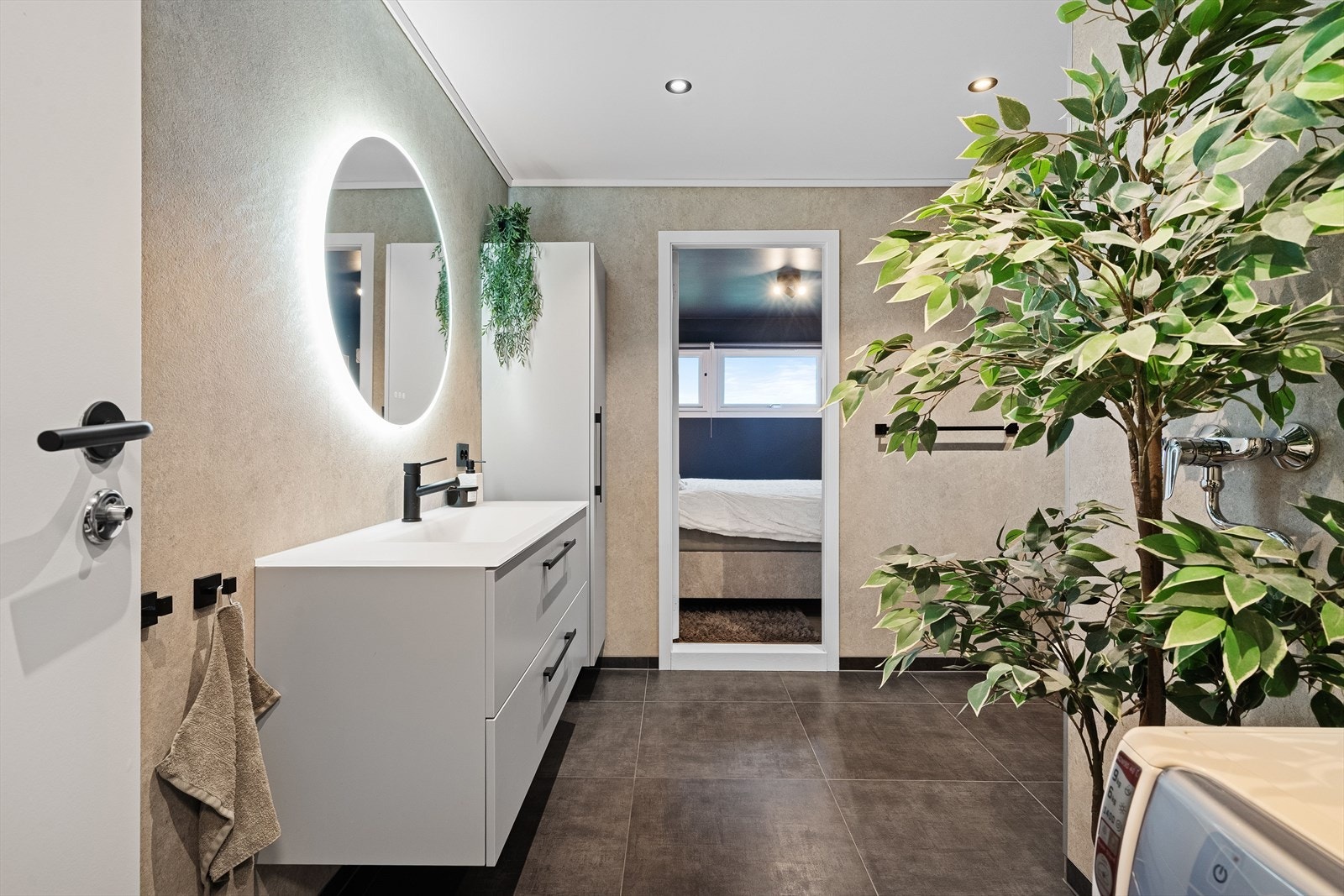 Badet ble modernisert i 2022 og holder en fin standard. Galleribilde