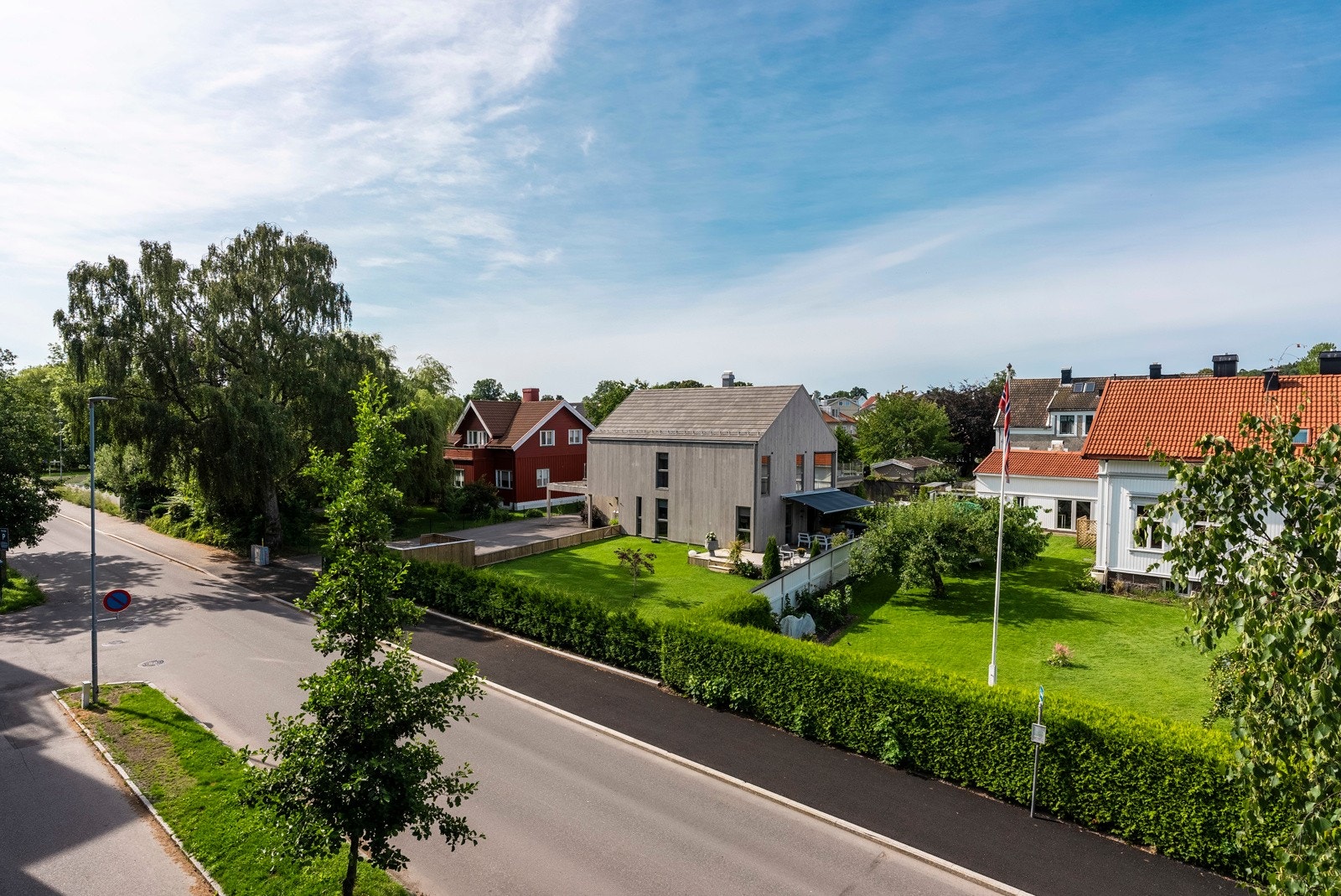 Beliggenheten passer utmerket for barnefamilien, med alle hverdagsfasiliteter lett tilgjengelig. Galleribilde