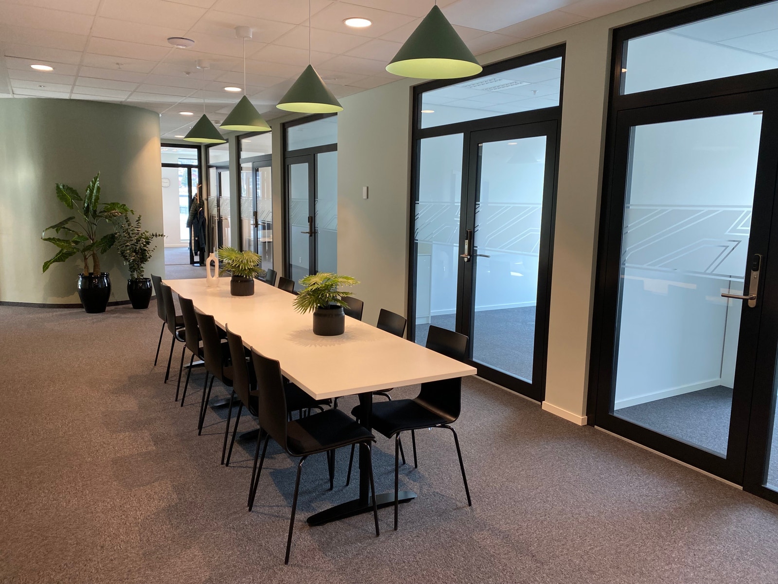 Kontorfellesskap med cellekontor til en, to eller fire. Galleribilde