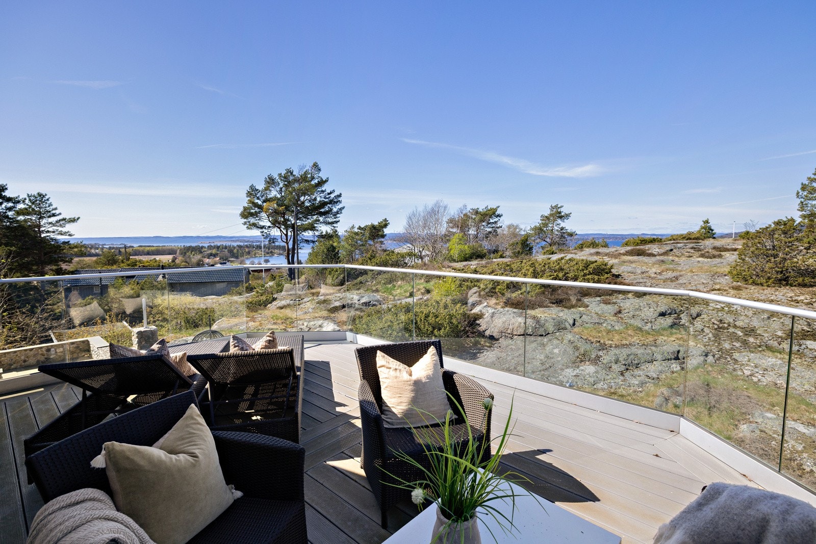 Det er en meget hyggelig terrasse i øverste etasje. Denne er på hele 28m² Galleribilde