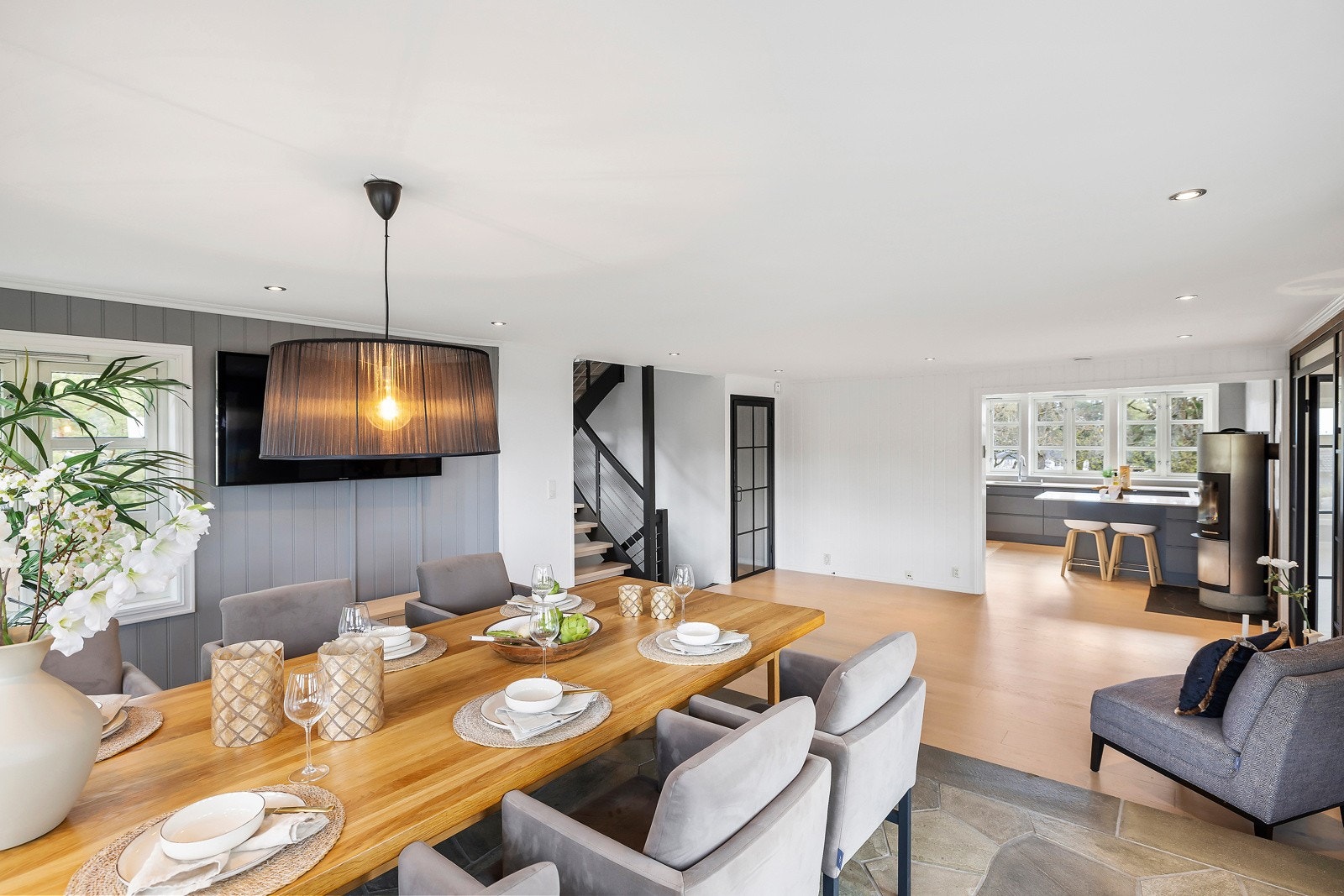 I direkte tilknytning til spisestuen ligger kjøkkenet. Galleribilde