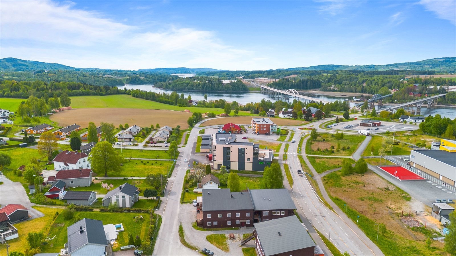 Minnesund kan skilte med flotte naturområder og ypperlige badeplasser langs Mjøsa og Vorma. Galleribilde