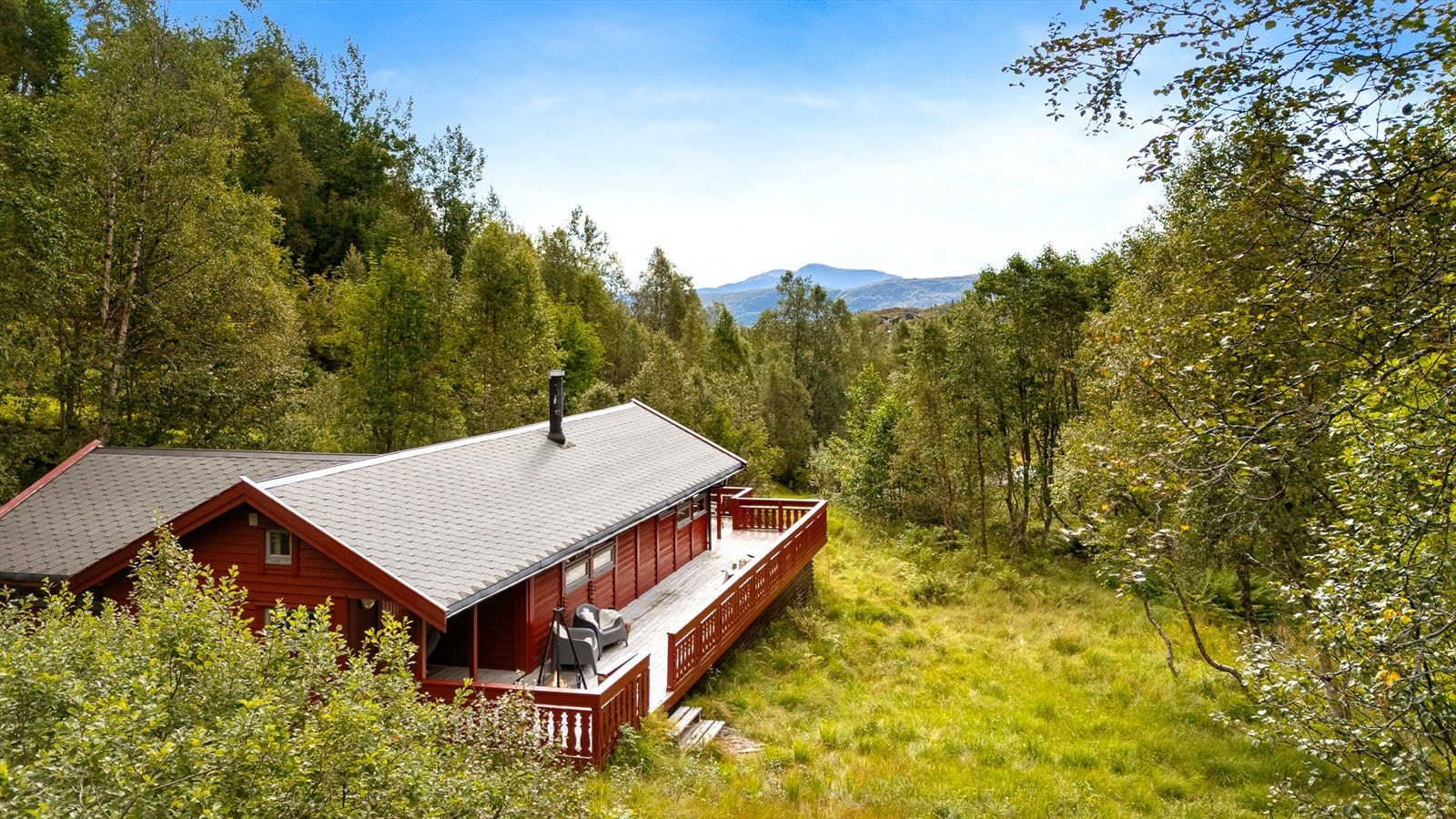 - En velholdt og skjermet fritidsbolig i naturskjønne omgivelser - Galleribilde