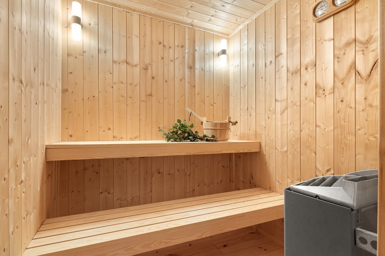 - Fra badet har du direkte tilkomst til badstuen - luksus! - Galleribilde