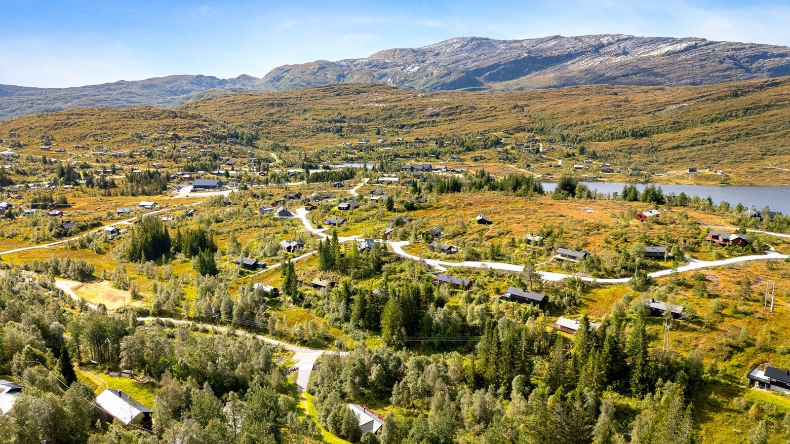 - På Kvamskogen har en storslått natur og en perfekt plass for fritidsaktiviteter året rundt. Uendelige turmuligheter sommer som vinter for store og små - Galleribilde