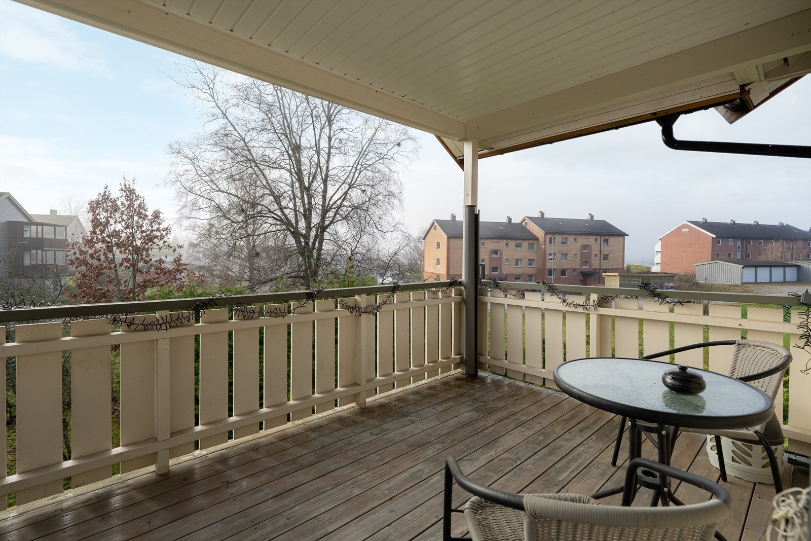 Fint utsyn til nærområdet fra verandaen. Galleribilde