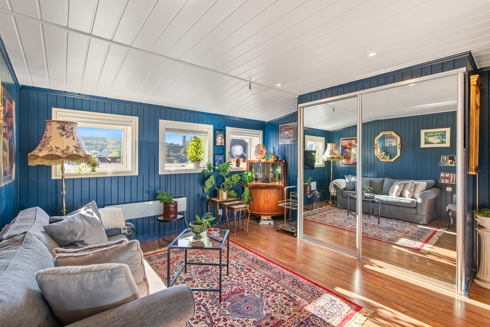 Her har man garderobeskap og god plass til seng. Galleribilde