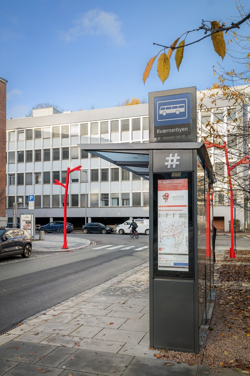Kollektivtilbudet er godt, med bussholdeplass i umiddelbar nærhet. Galleribilde