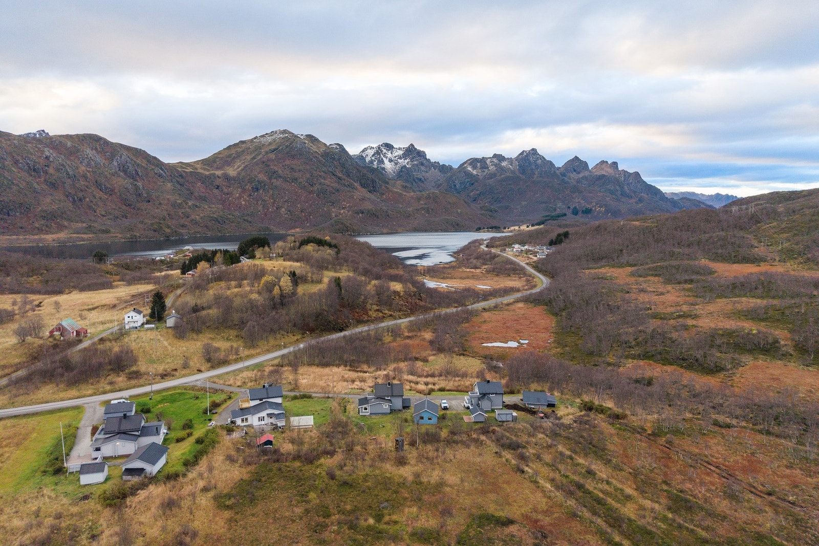 Rolig og barnevennlig område, med gode solforhold og fin utsikt. Galleribilde
