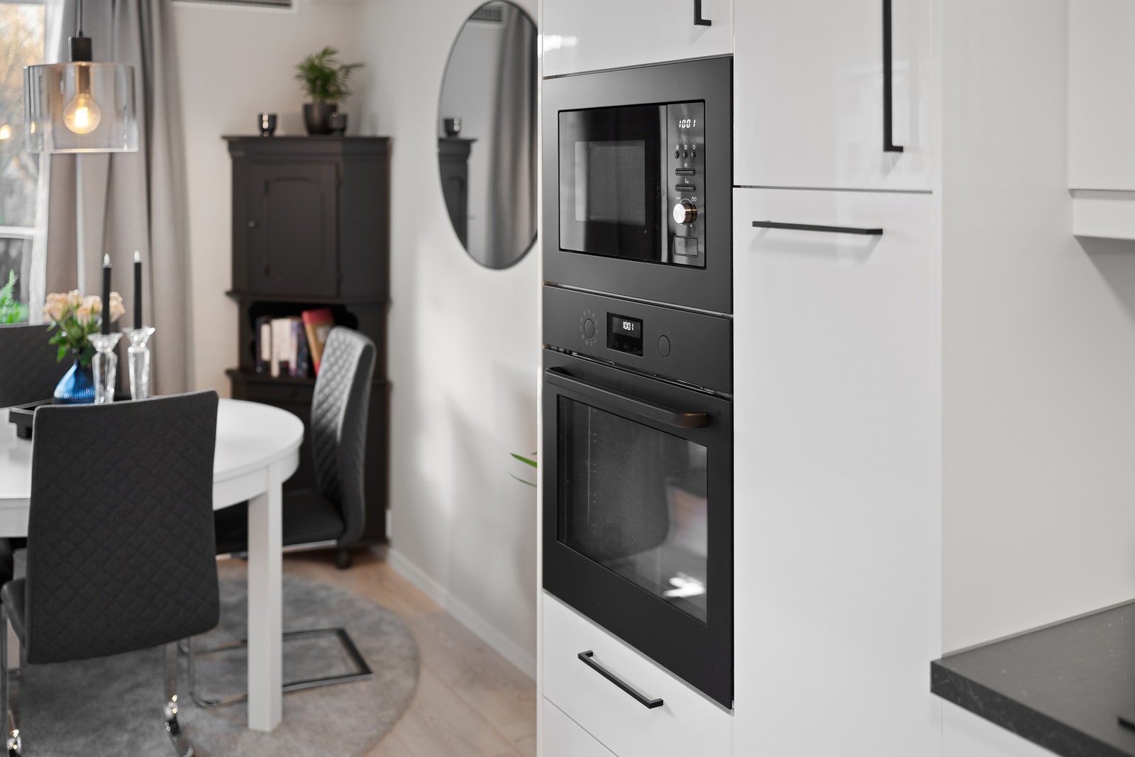 Praktisk integrert stekeovn i midjehøyde. Galleribilde