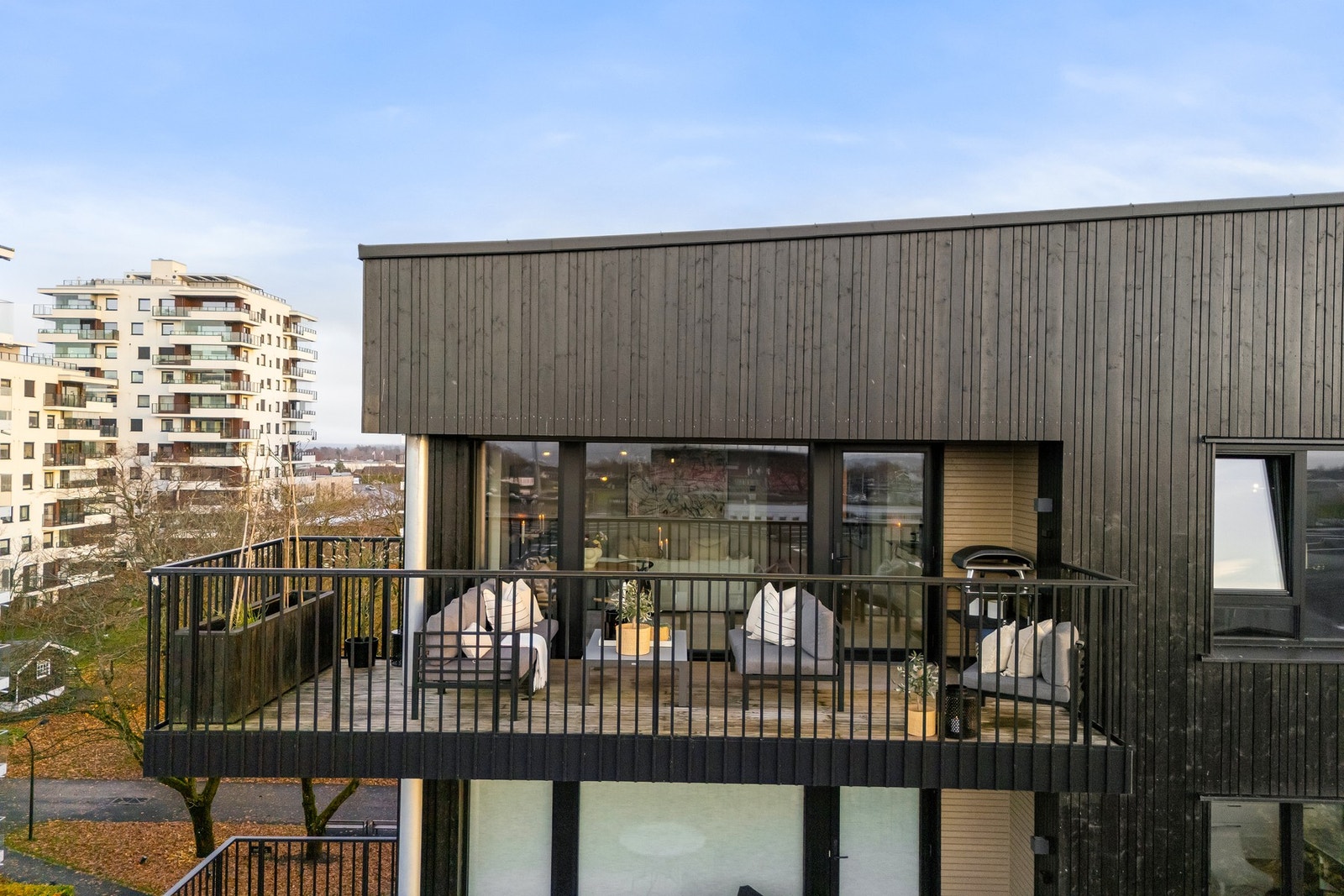 Nyt finværsdagene på balkongen Galleribilde