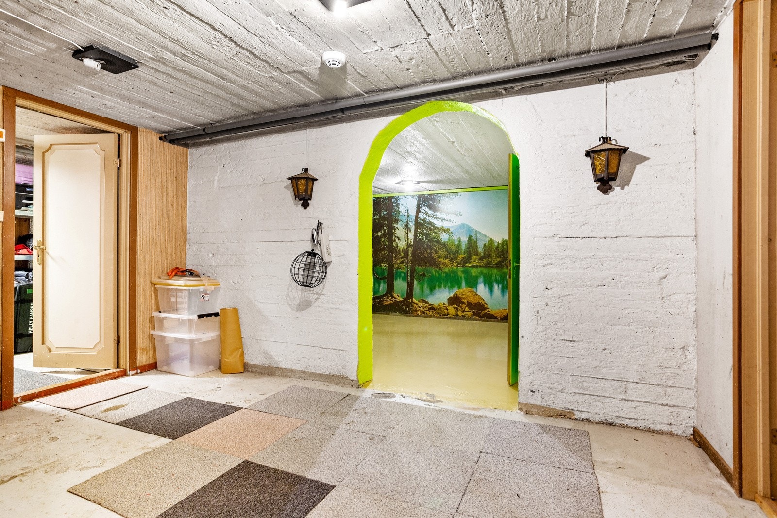 Kjeller med god plass for lagring. Galleribilde