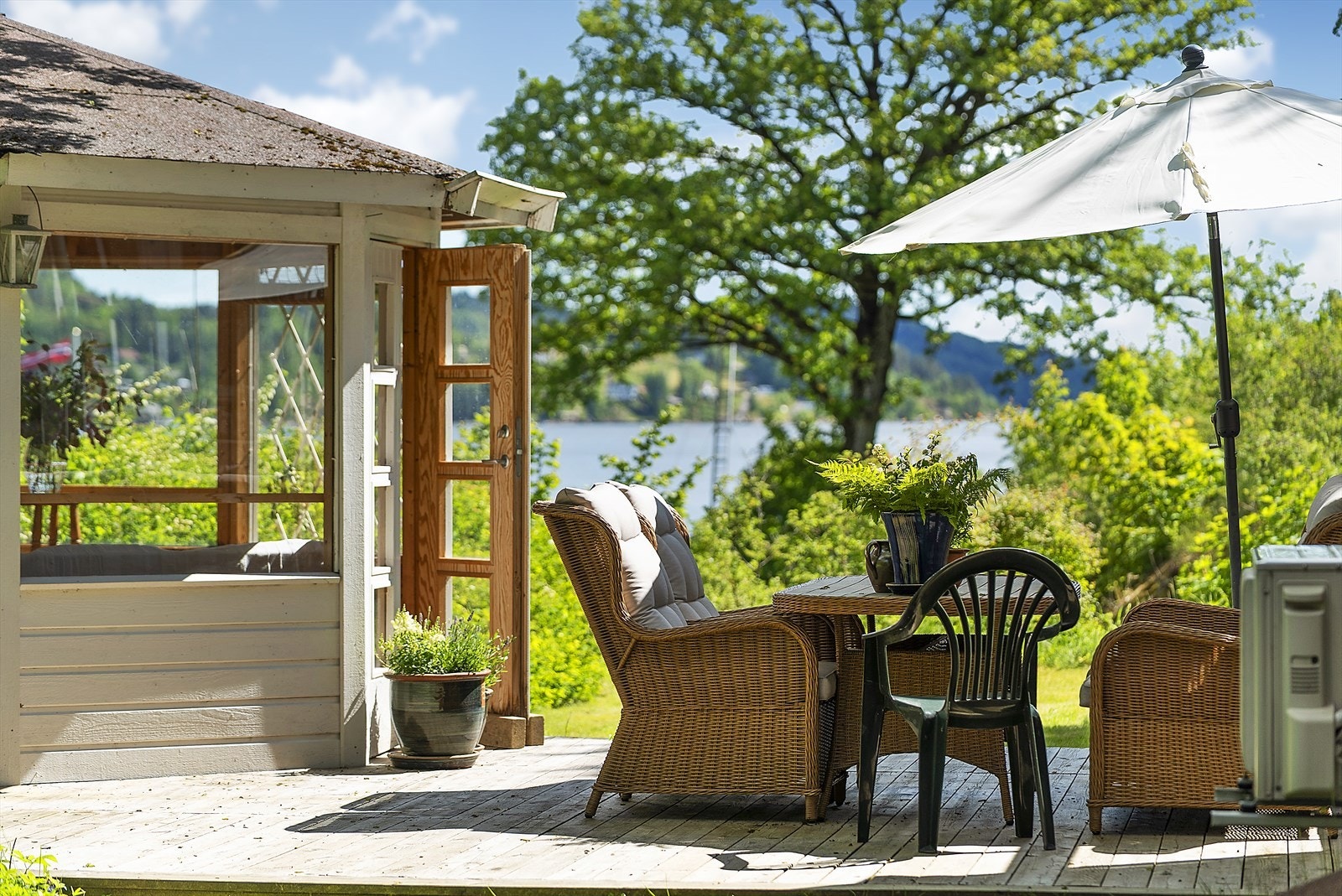 Solrik terrasse Galleribilde