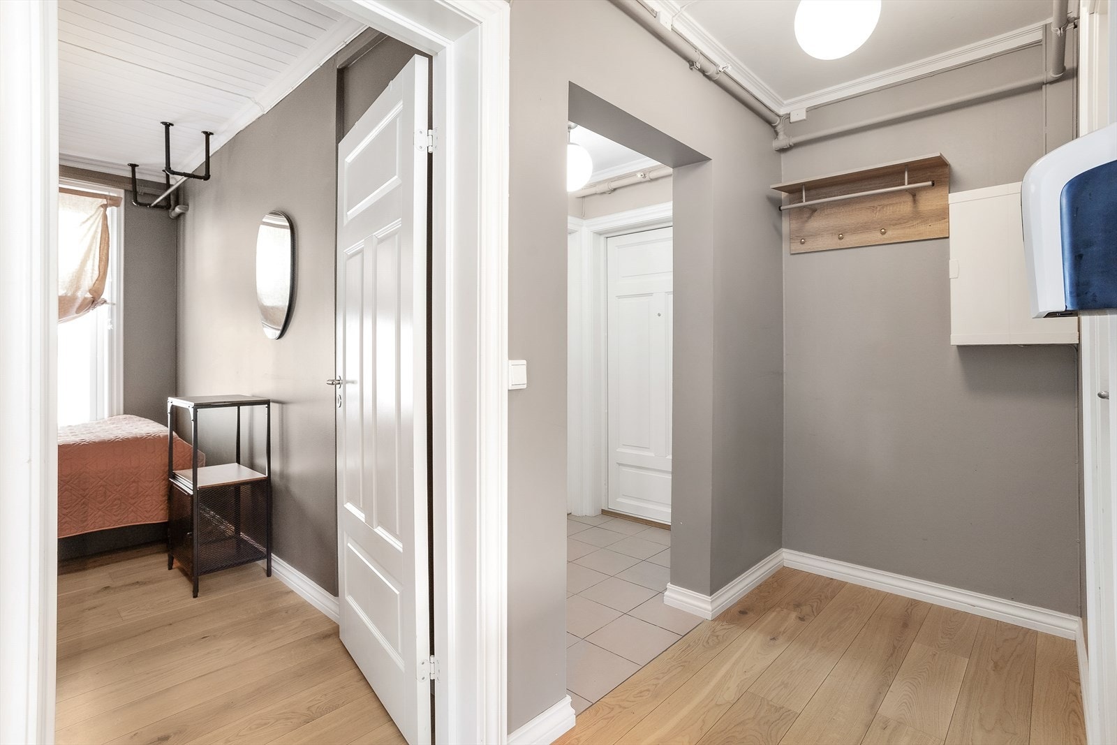 Gangen og inngang til hovedsoverommet Galleribilde