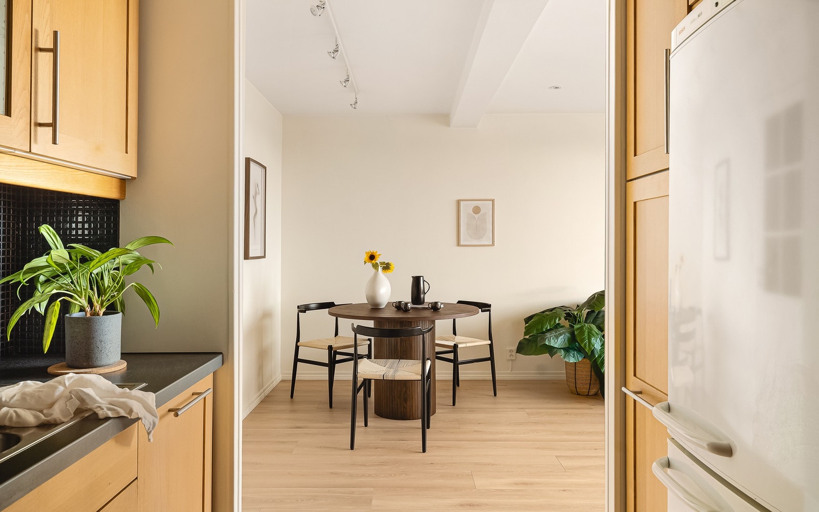 Kjøkkenet måler 5,9 m². Galleribilde