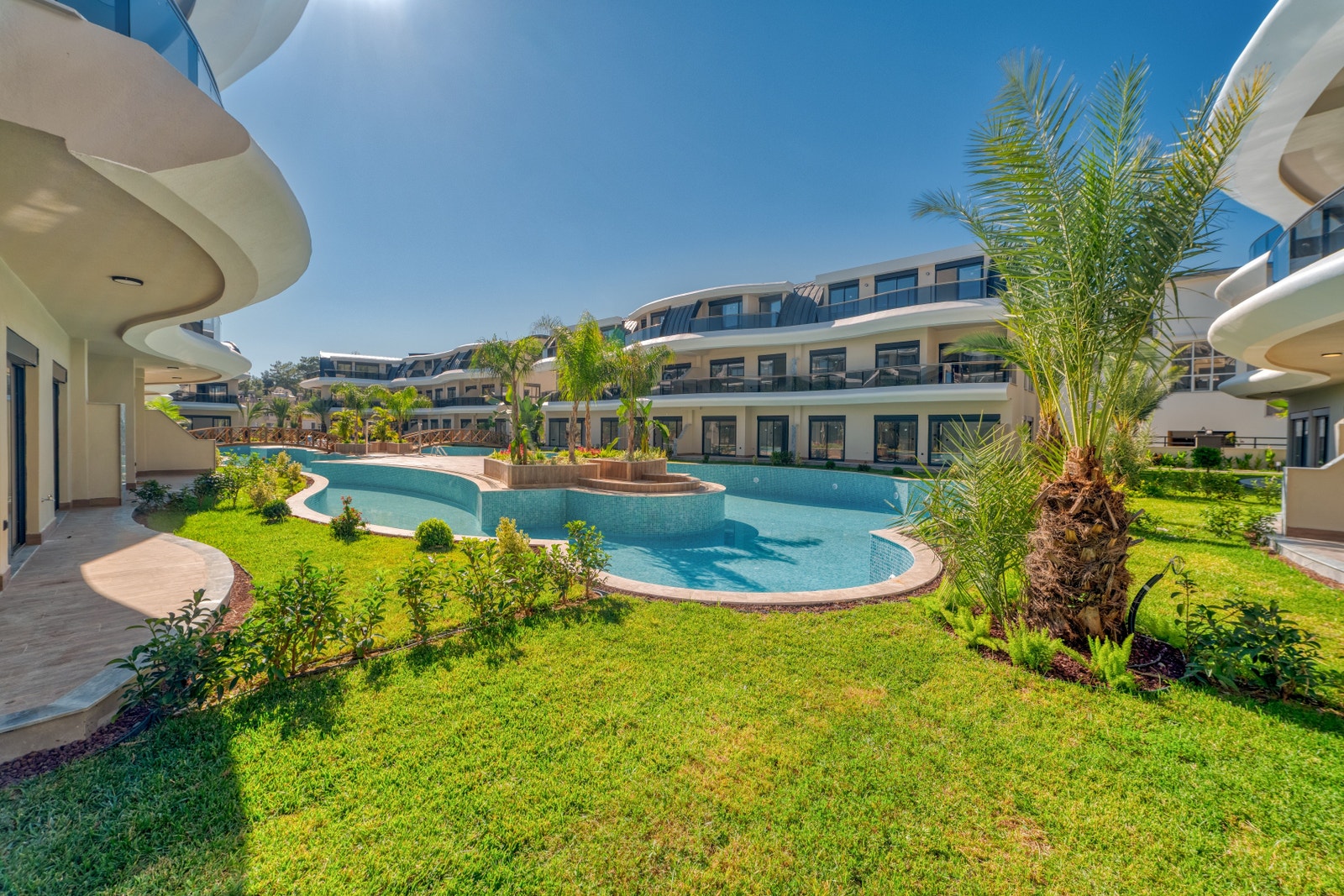 Pool access from the private garden Galleribilde