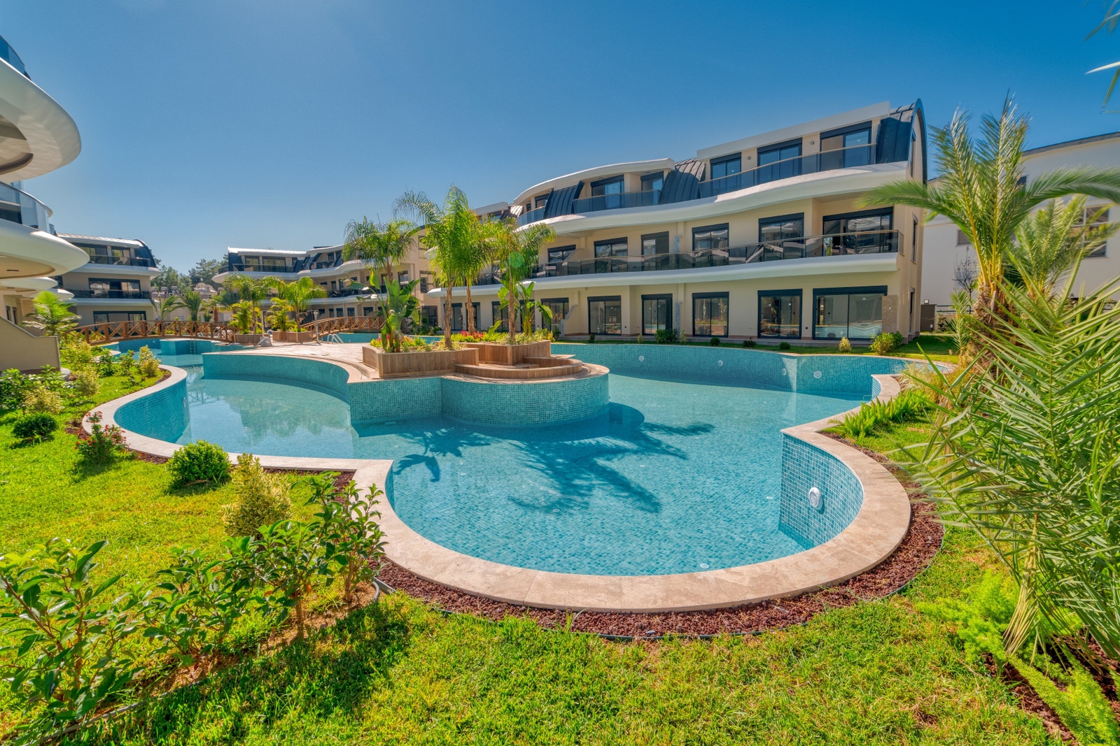 Pool access from the private garden Galleribilde