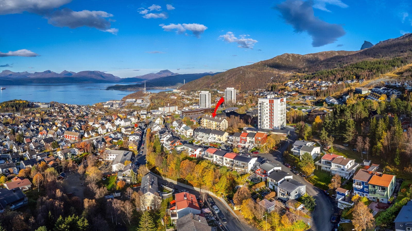 Fra eiendommen er det kort vei til butikker, skoler og VM-løypene i Narvikfjellet Galleribilde