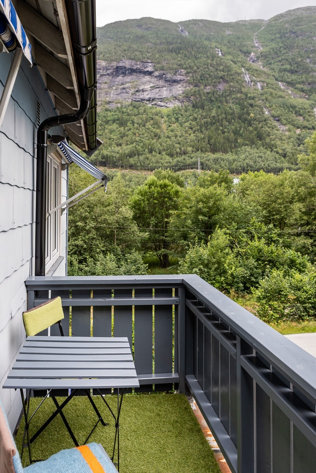 Trivelig vestvendt veranda Galleribilde