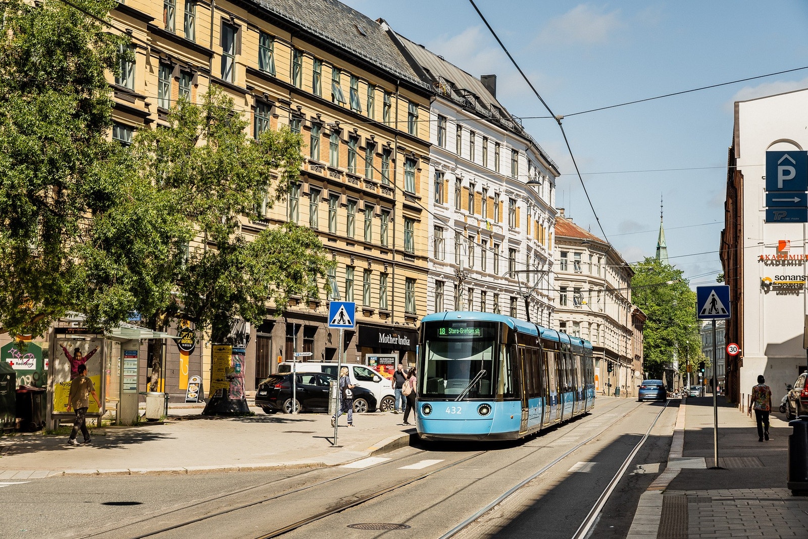 Området har et godt kollektivtilbud via buss og trikk. Galleribilde