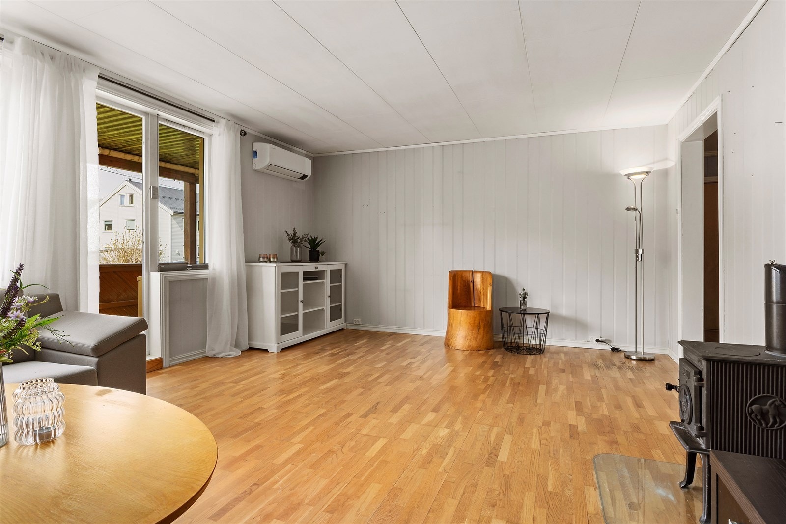 Med leiligheten medfølger 3 boder; to i kjeller samt en nettingbod på loft. Galleribilde