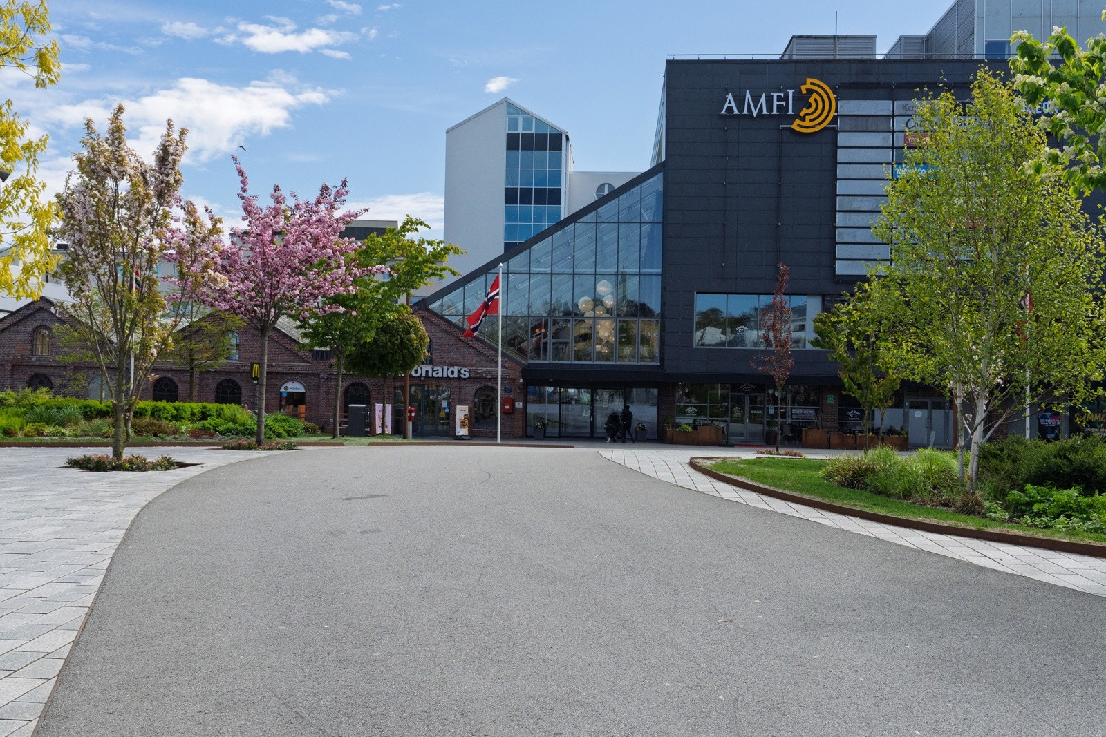 Amfi Vågen. Galleribilde