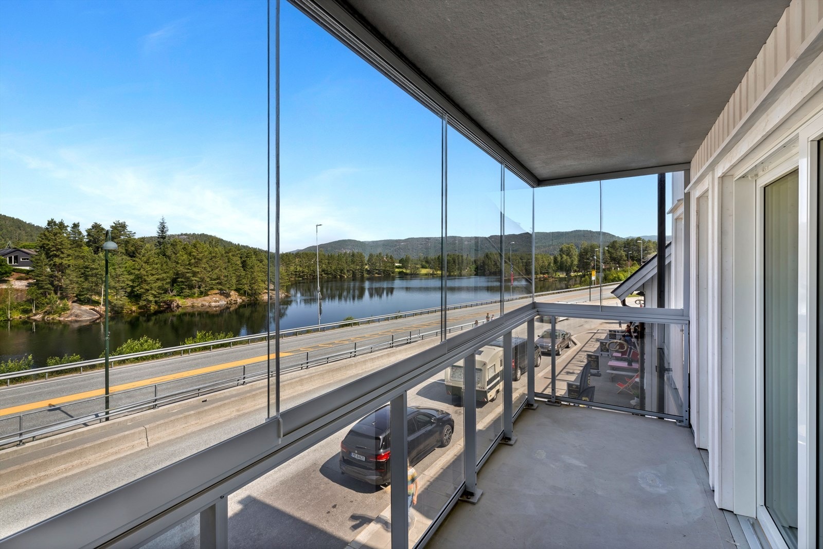 Fin terrasse med utsikt. Galleribilde