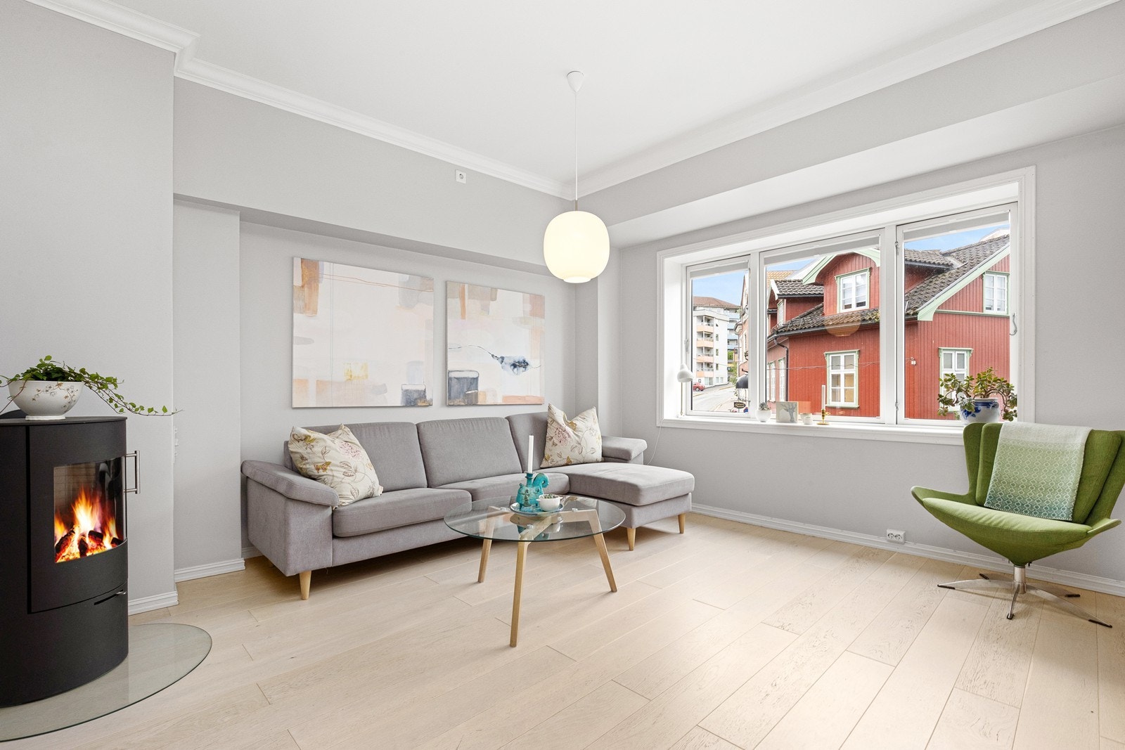 Eiendomsmegler Gry Grønnern Ekeberg presenterer Torggata 6 i Drøbak sentrum Galleribilde