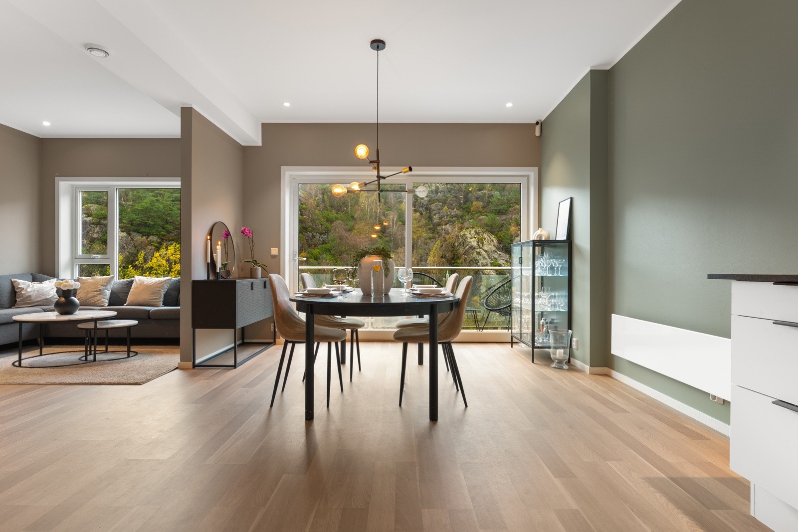 Velkommen til Eidsvikvegen 7! Presentert av Privatmegleren v/Sander Vikøyr og Lotte Eklund. Galleribilde