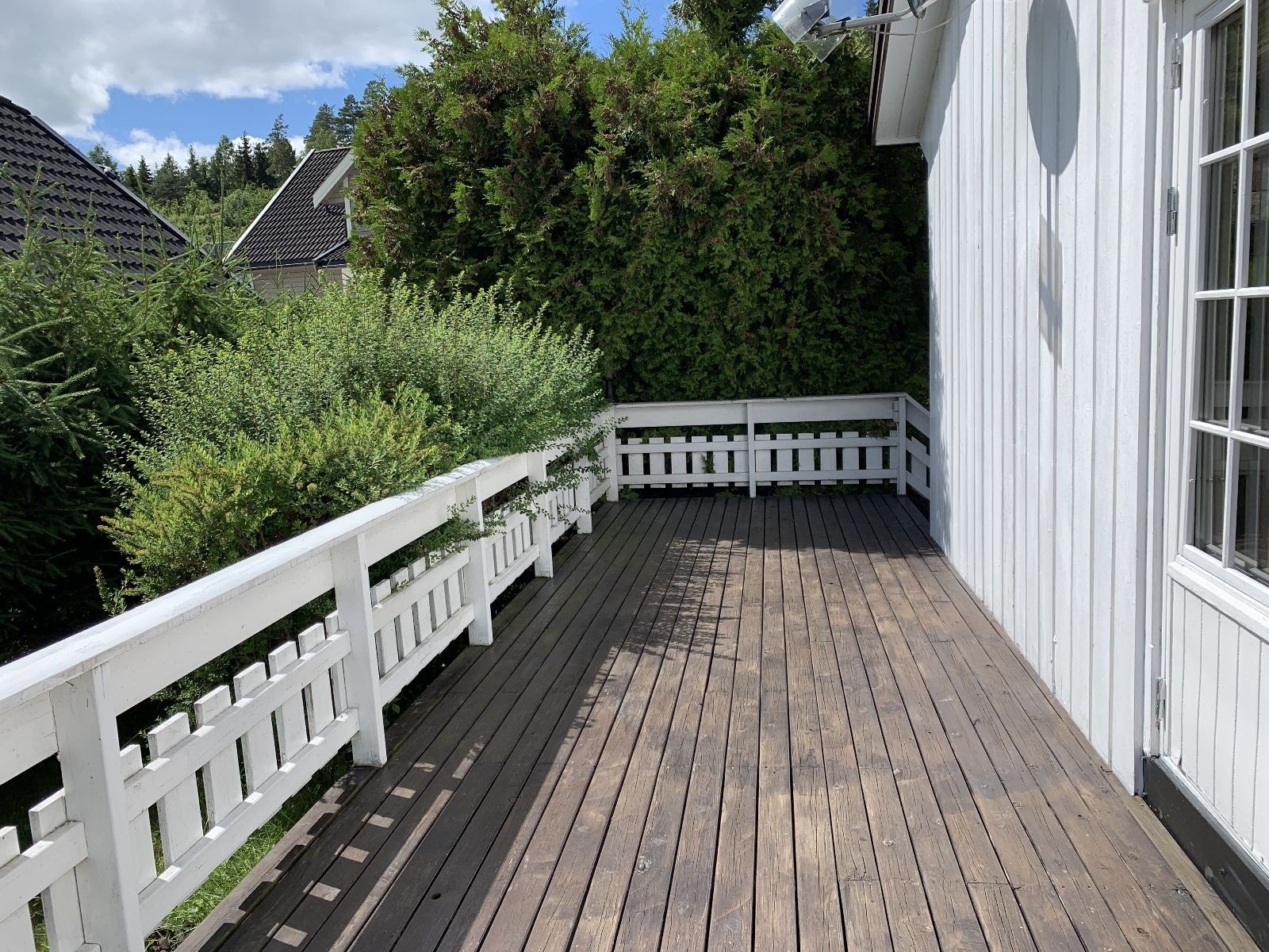 Romslig terrasse Galleribilde