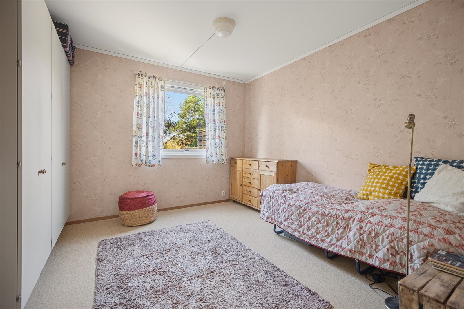 Soverom II er også av god størrelse med stort garderobeskap. Galleribilde