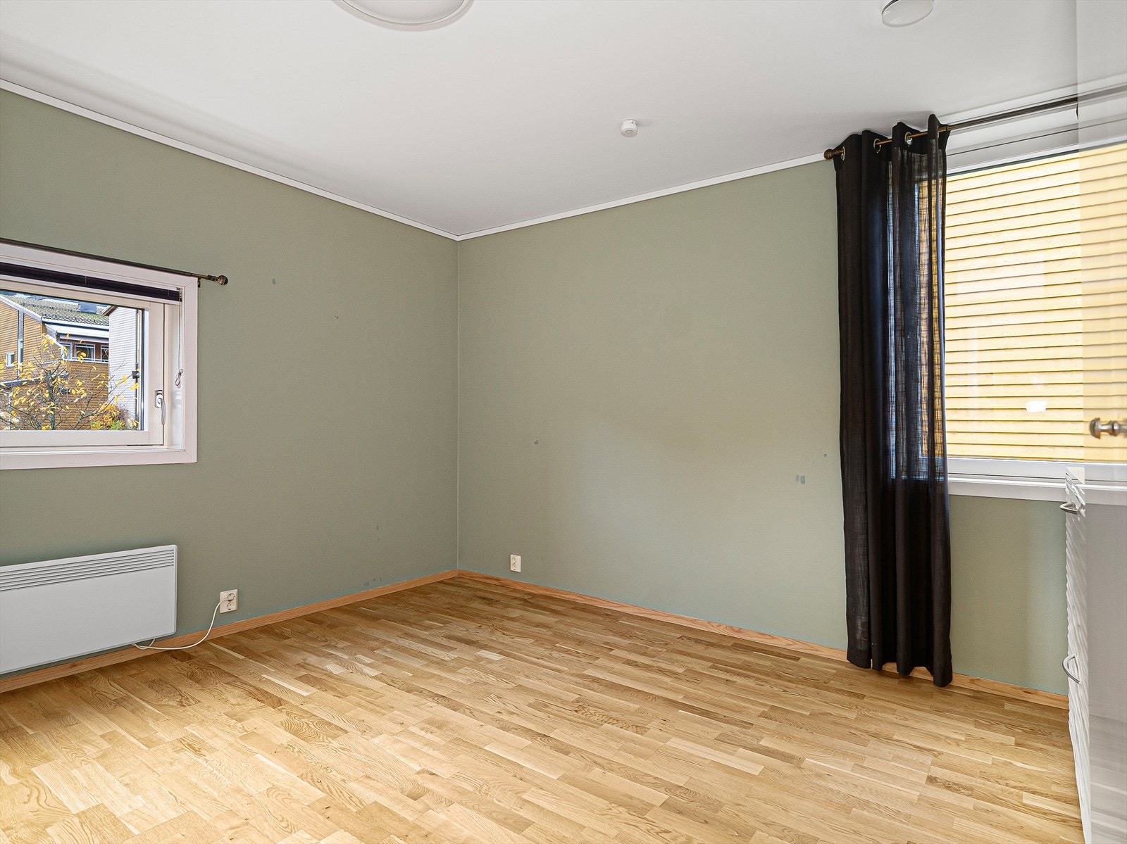 Det er totalt 2 soverom, dette er på 14 kvm Galleribilde