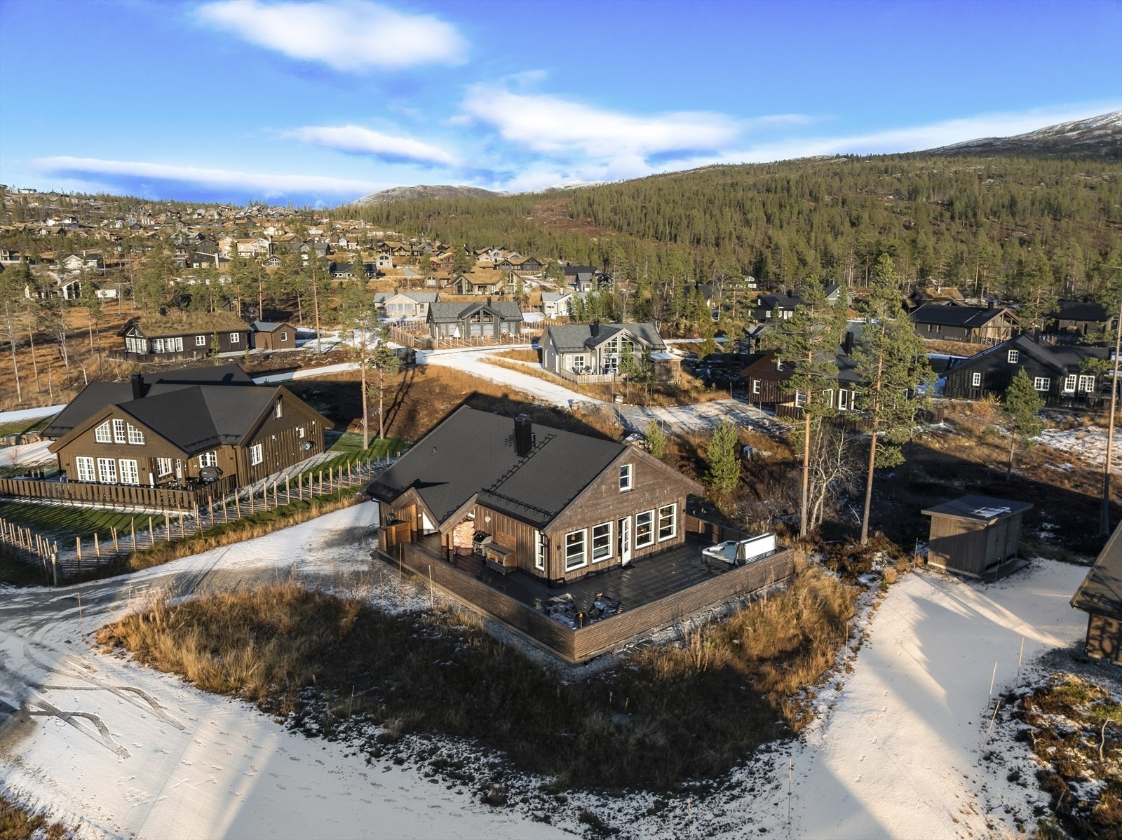 God beliggenhet i feltet med mye friarealer rundt Galleribilde