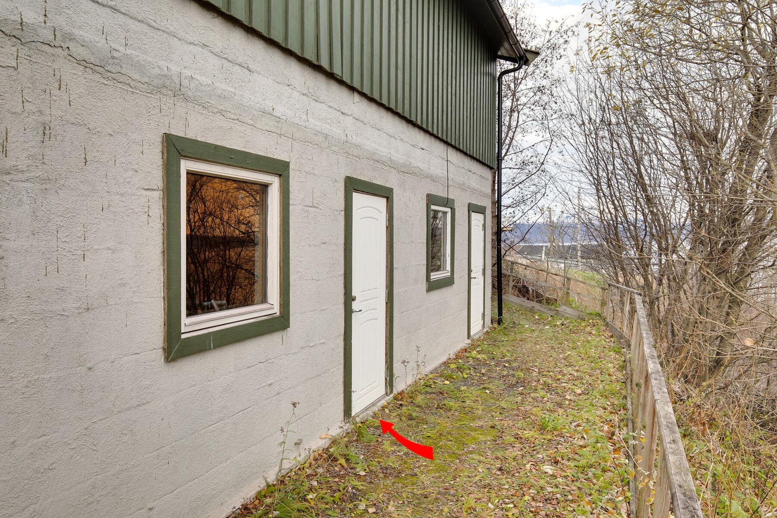 Praktisk bod under garasje Galleribilde