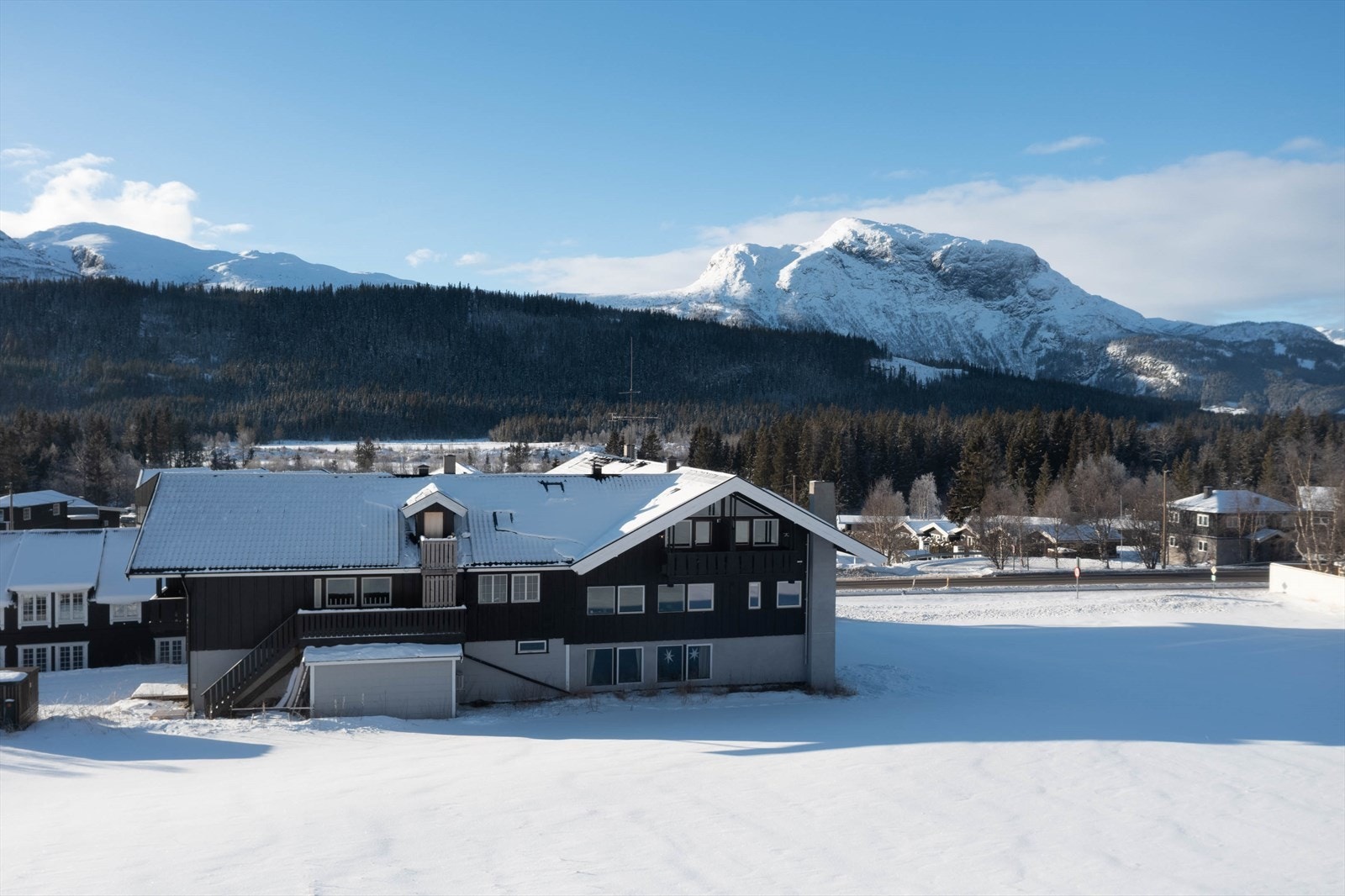 Fasaden til Lykkjavegen 1 Galleribilde