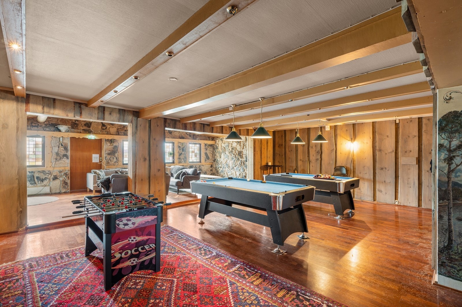 Det er også kort avstand til langrennsløyper/tur muligheter "utenfor" døren, det er kort avstand til helårs turområder samt toppturklassiskere som Nibbi, Såta og Skogshorn. Galleribilde