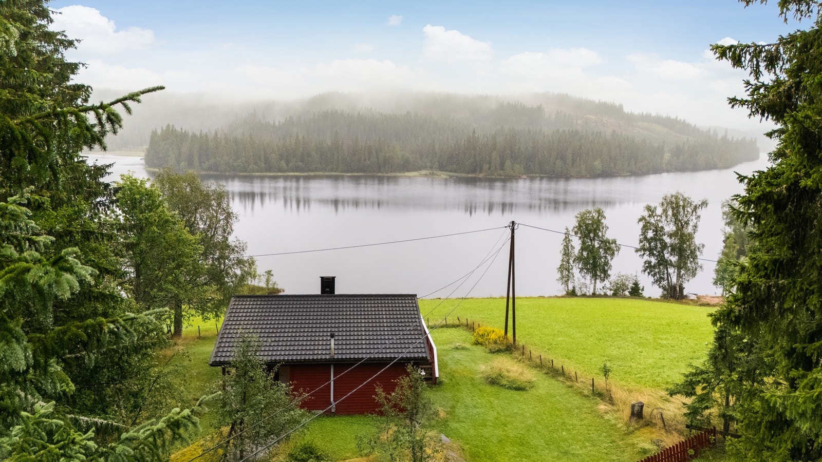 Fritidseiendommen ligger i et etablert og naturskjønt område på populære Mylla, selve indrefileten i Nordmarka. Galleribilde