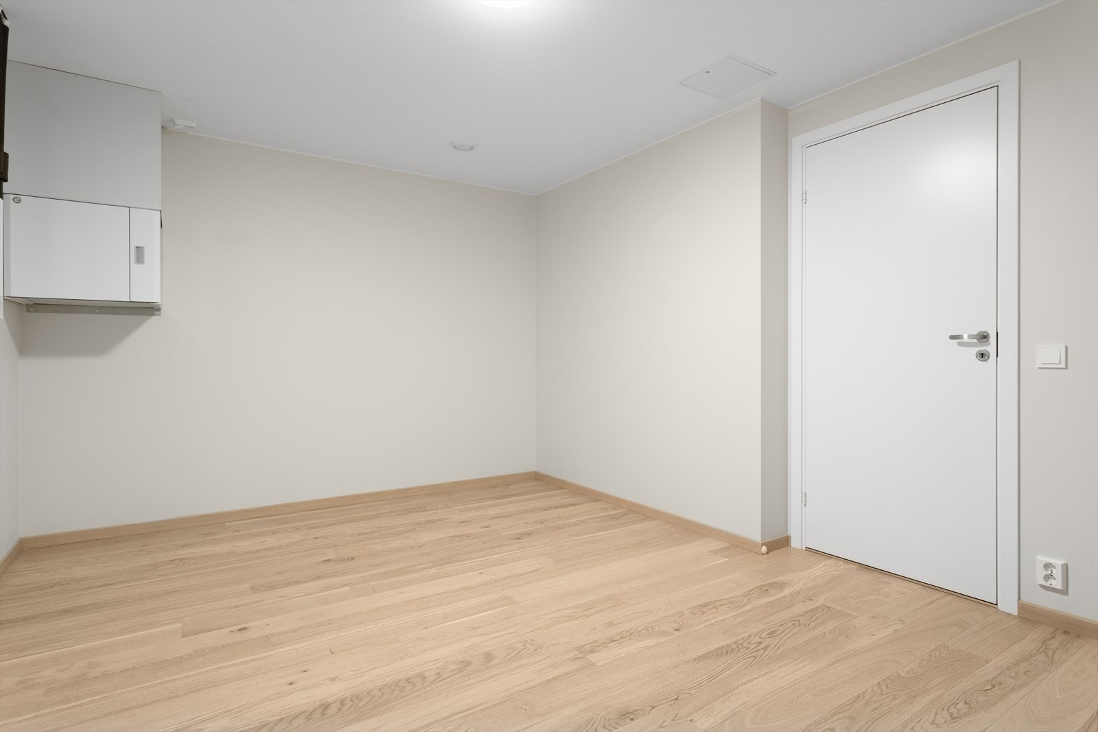 Romslig bod på over 14 kvm i sokkeletasje. Her er også boligens ventilasjonsaggregat plassert Galleribilde