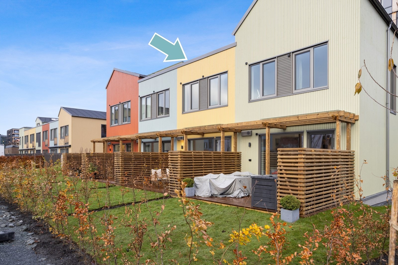 Boligen ligger i en rekke som består av 4 enheter. Galleribilde