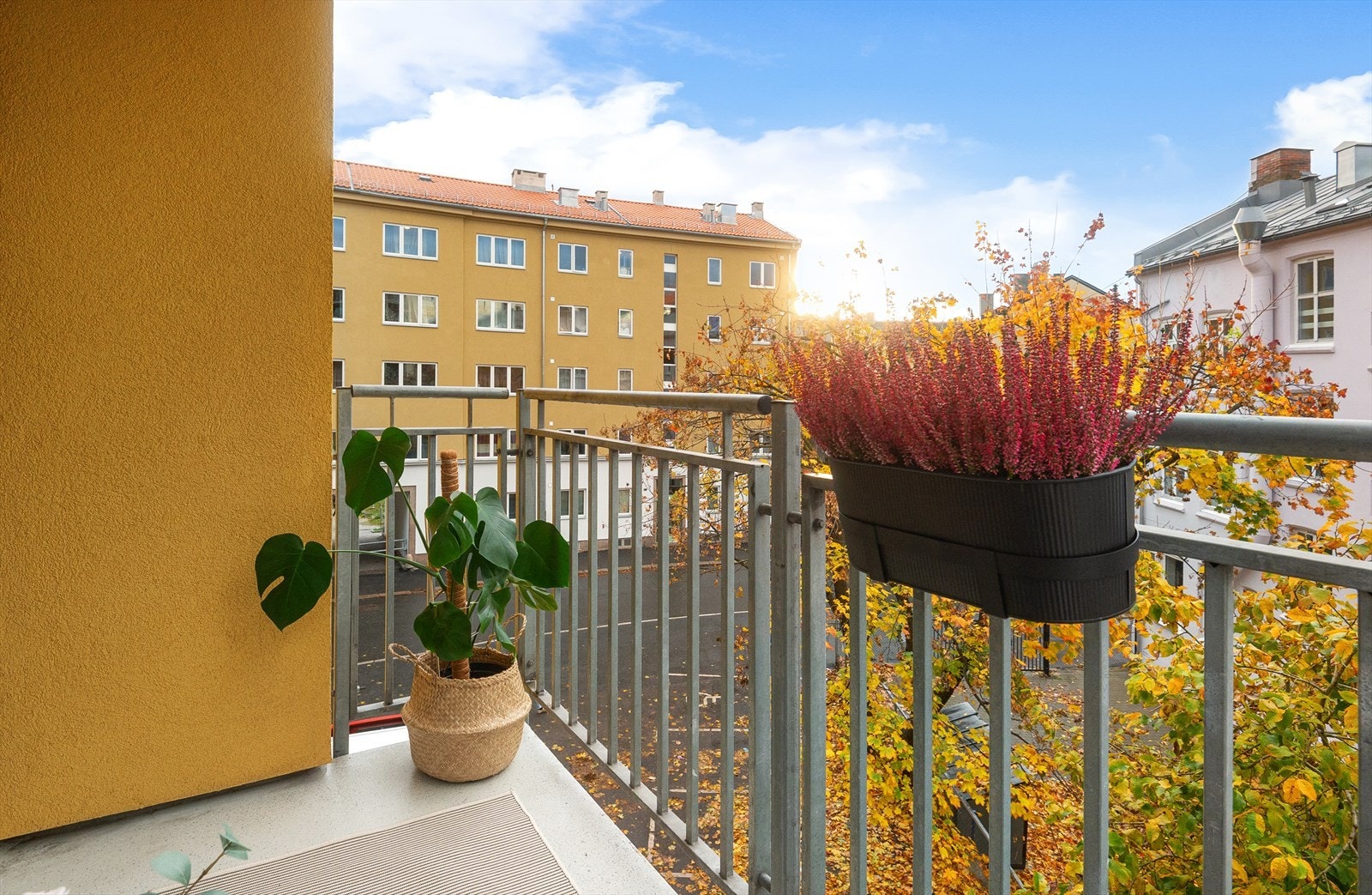 Balkongen har flott utsyn over nærområdet. Galleribilde