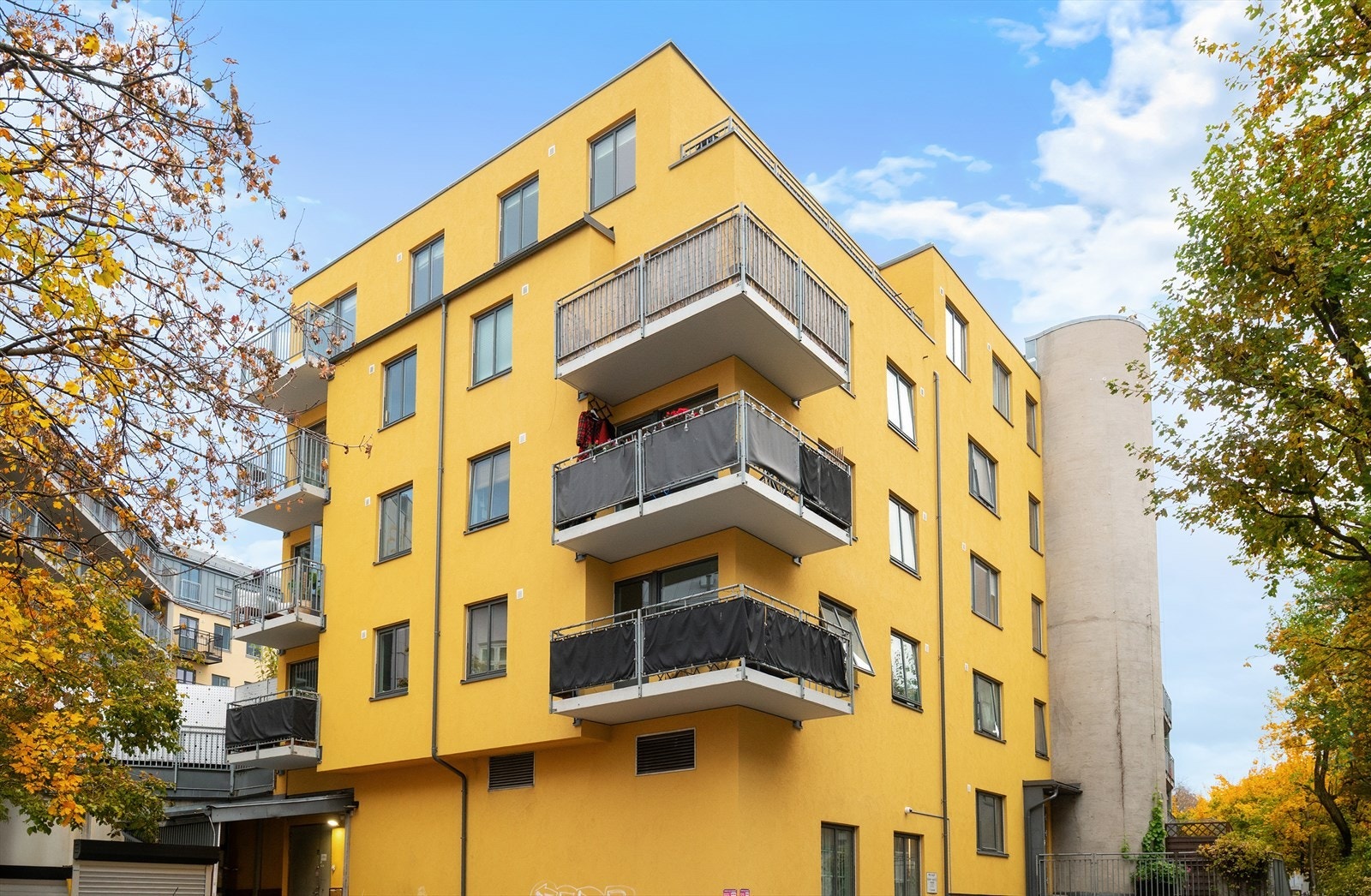 Leiligheten ligger flott til i byggets 3.etasje! Galleribilde