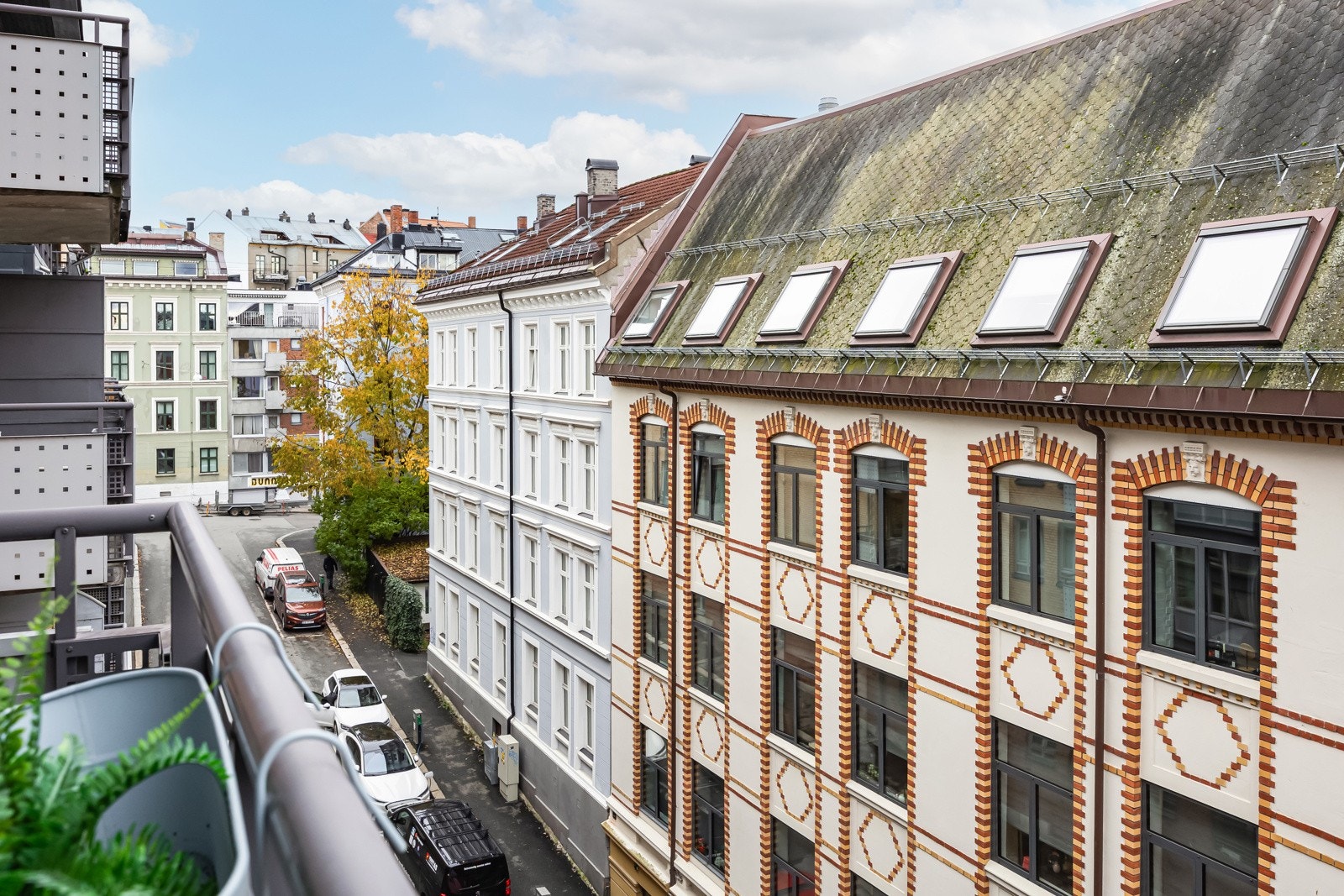 Her kan man nyte ettermiddagssol i rolige, men likevel sentrale omgivelser. Galleribilde