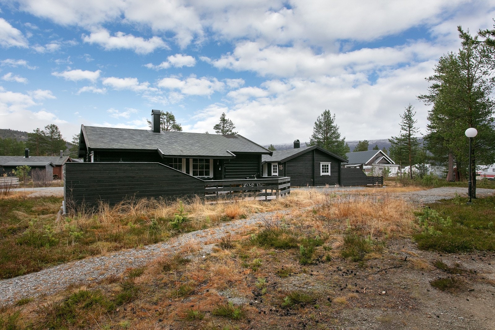Fasade og markterrasse mot vest Galleribilde