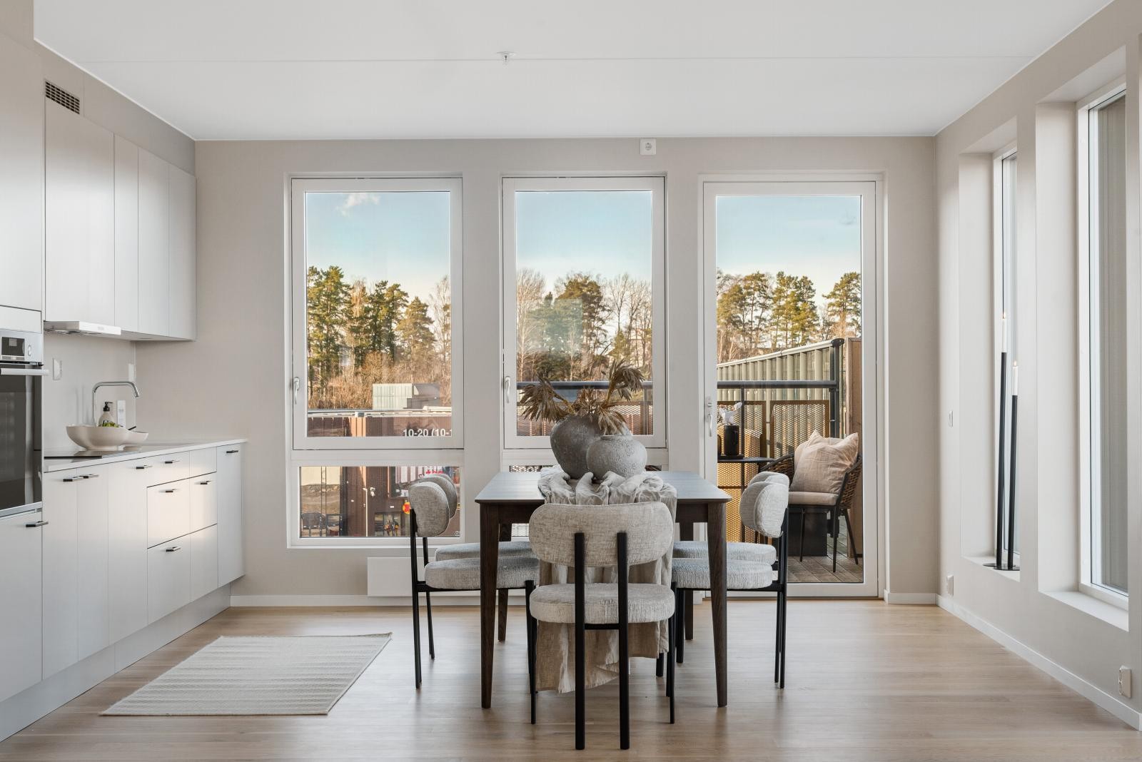 En flott 4-roms selveierleilighet i toppetasje (6 etg) med garasjeplass! Galleribilde