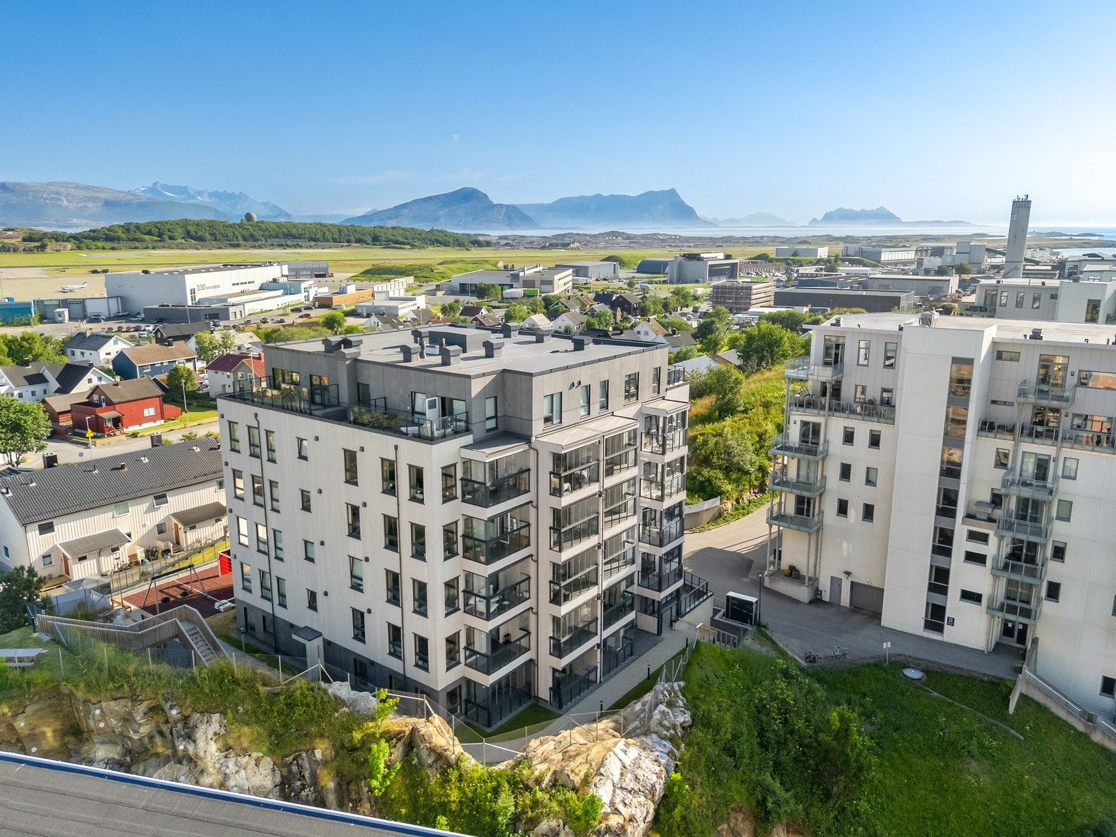 I nærområdet finner man også bystrand, stort grøntområde og mer. Galleribilde
